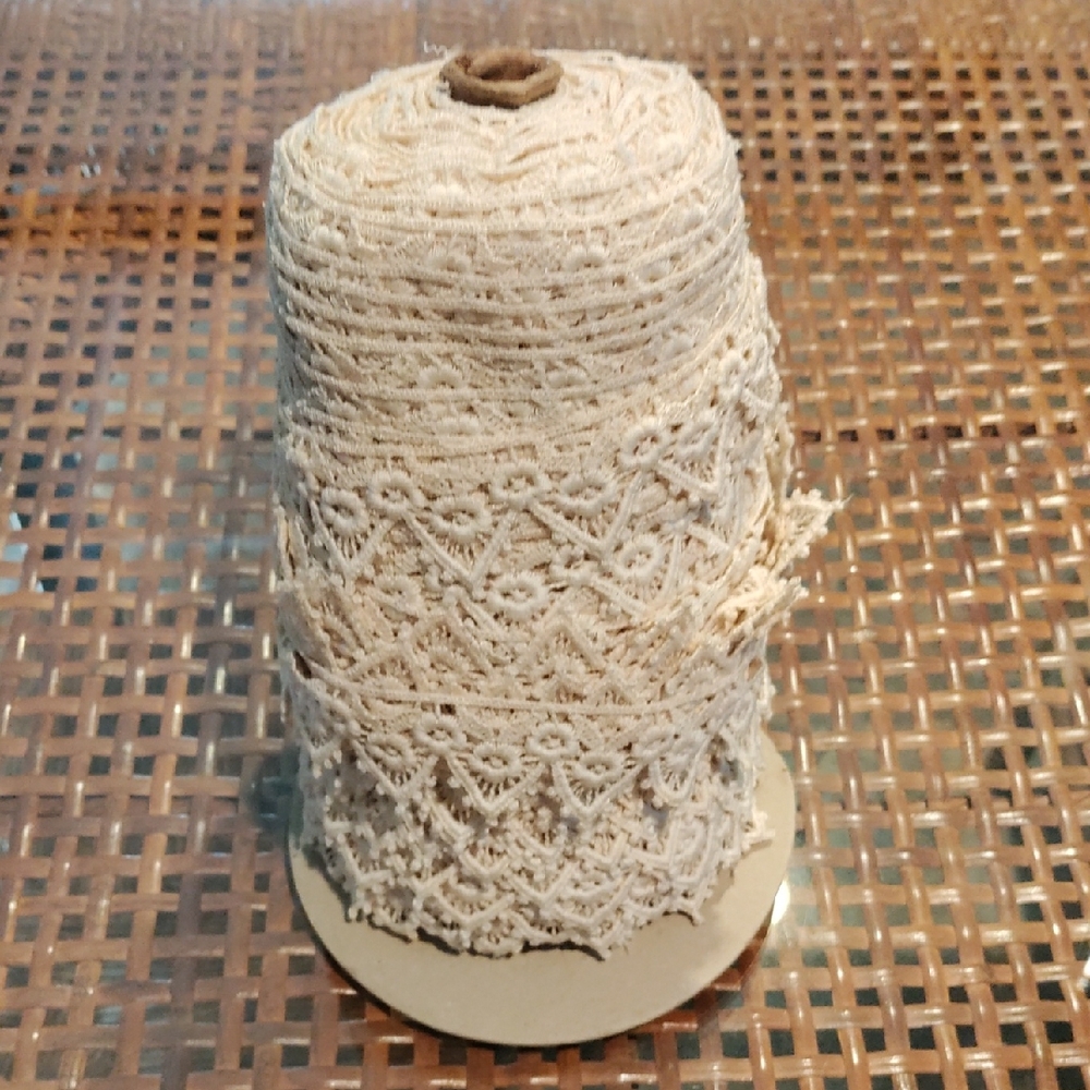 Cream Lace Trim Roll